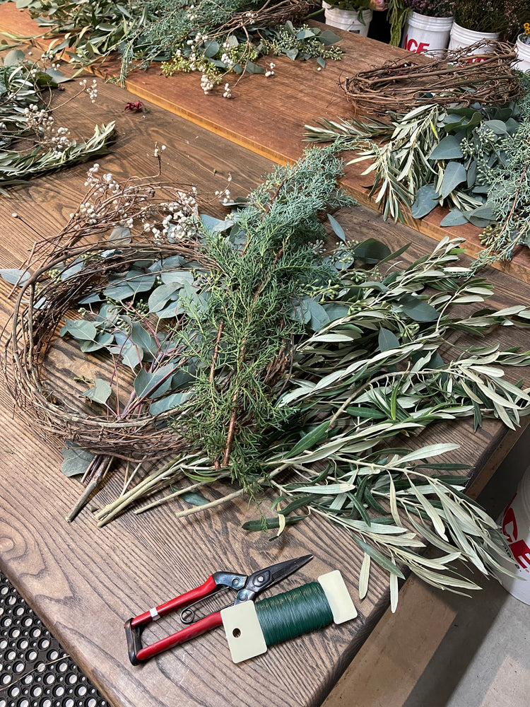 *NEW* WINTER WREATH CLASS I Thursday 12.4.25 | 5:30-7pm