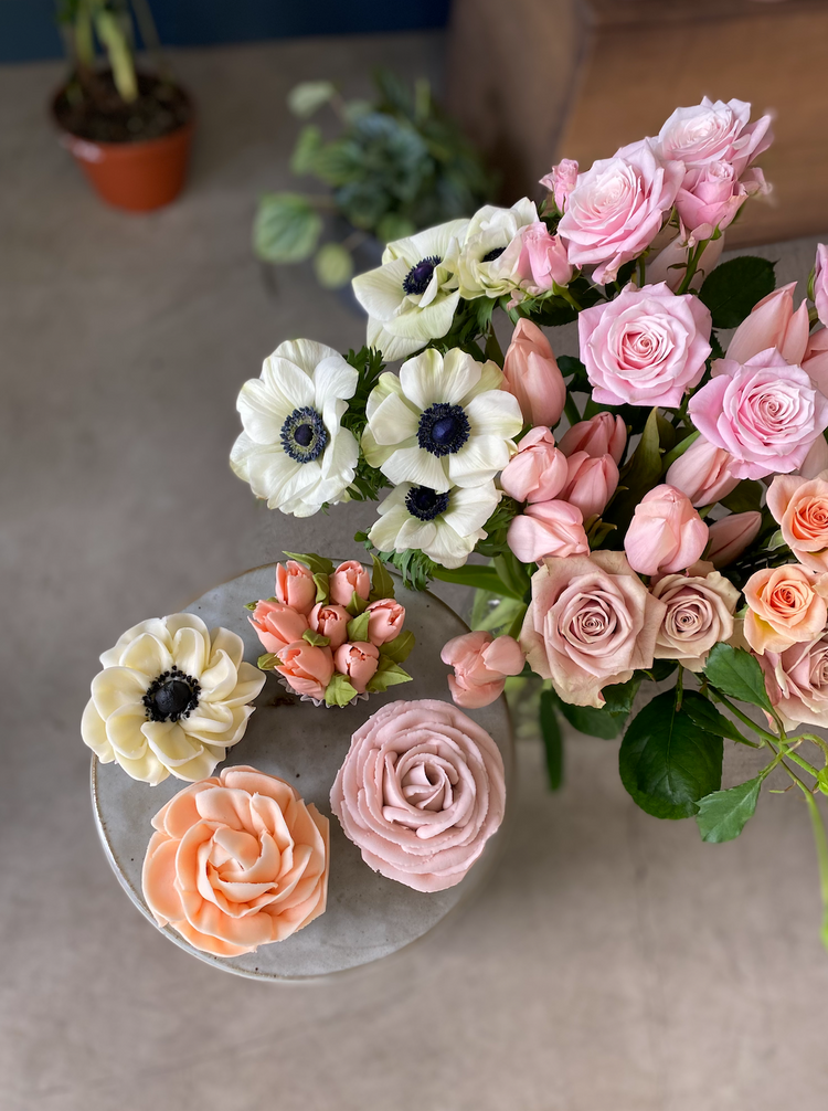 *MOTHER'S DAY WEEKEND* CUPCAKES