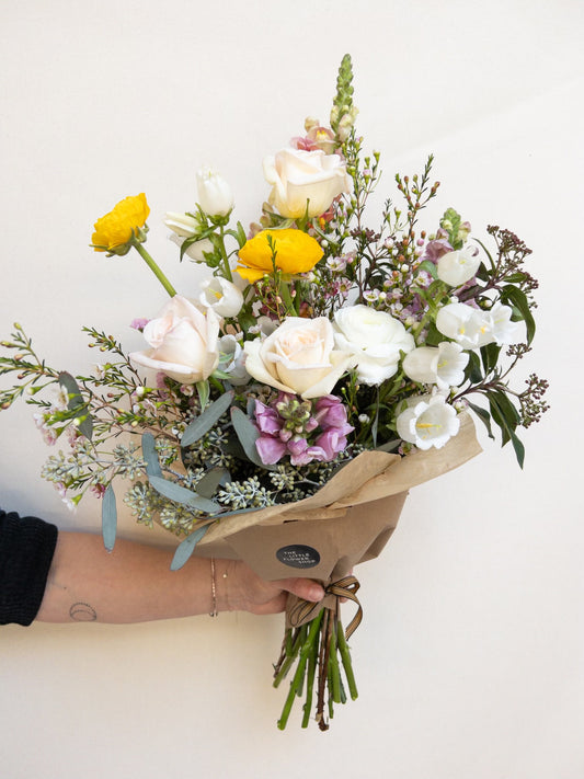 *VALENTINE'S* HANDTIED BOUQUET