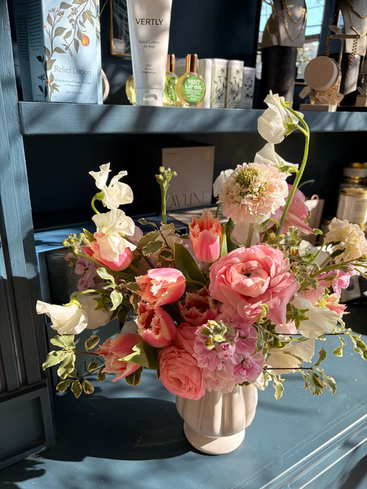 *VALENTINE'S*  MEDIUM SEASONAL ARRANGEMENT