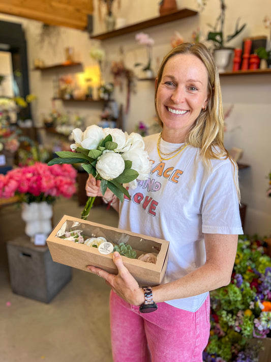 *MOTHER'S DAY WEEKEND*  CUPCAKES