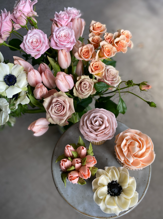 *MOTHER'S DAY WEEKEND*  CUPCAKES